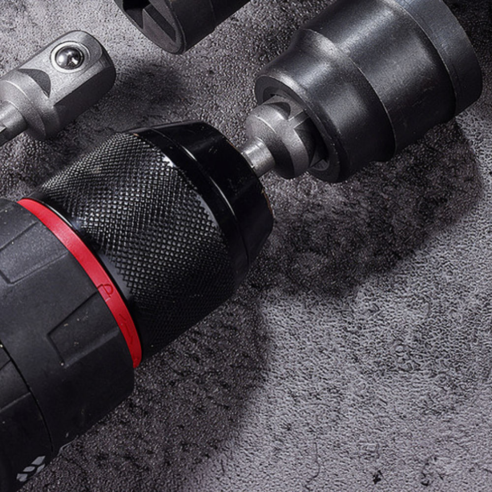 Car Jack - 厚みのあるカージャッキソケットアダプター。手動式電動レンチでタイヤ交換作業を行う際に役立つ、効率的なリフティングツール。